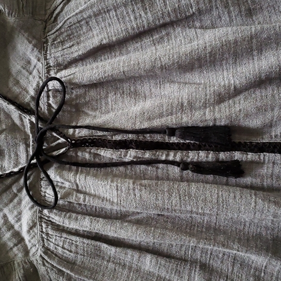 Zara Trafaluc Long Sleeve Gray Blouse Size S Long Sleeve Keyhole Tie Lightweight - Picture 4 of 6